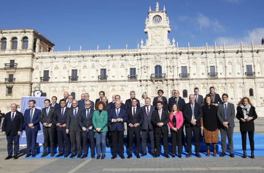 Pleno de la Comisión de Diputaciones de la  FEMP se celebró en León con la presencia del presidente de la Diputación de Ciudad Real