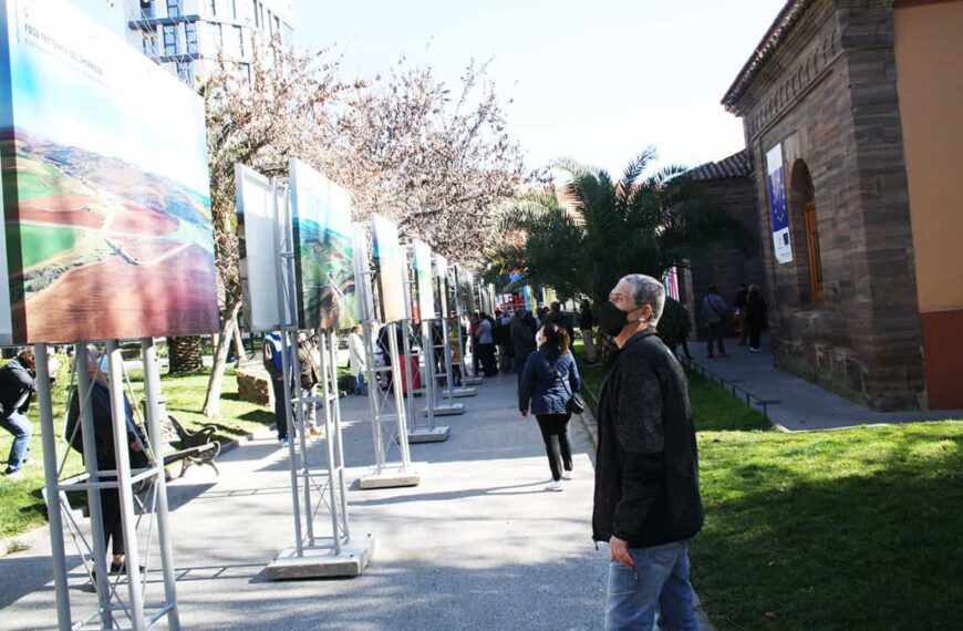 Exposición fotográfica de los futuros geositios de los Volcanes de Calatrava en el Paseo San Gregorio de Puertollano