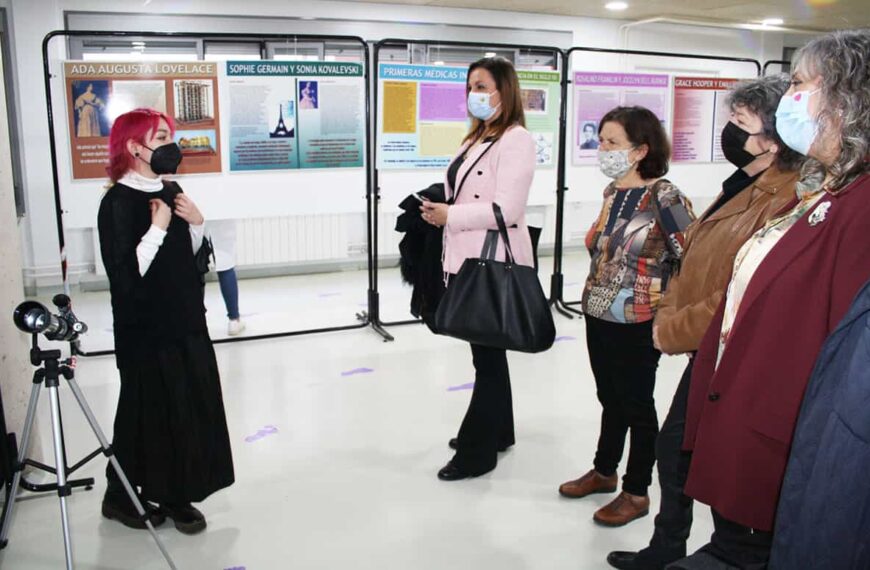 Exposición sobre mujeres científicas en el Instituto Dámaso Alonso de Puertollano