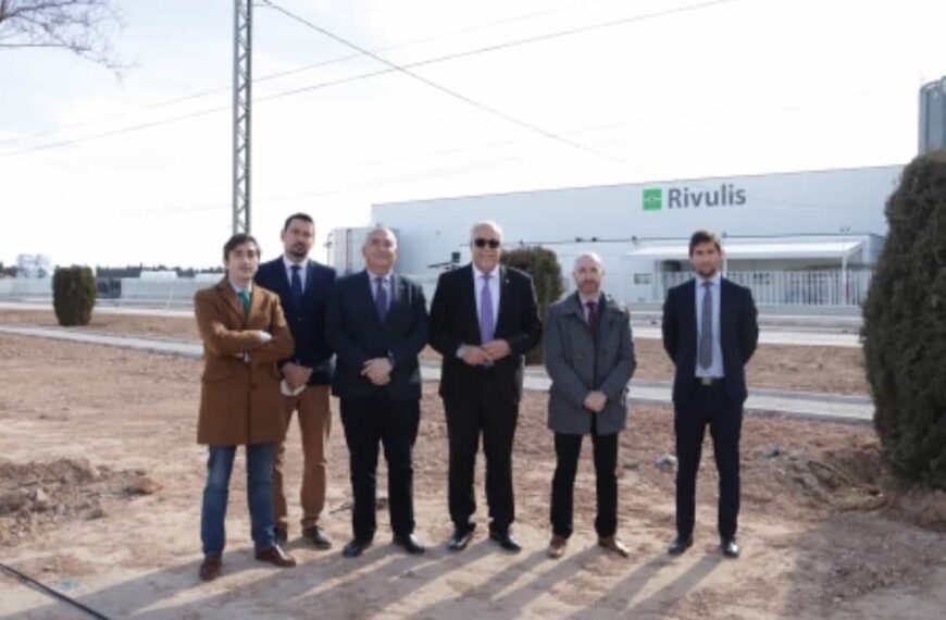 Carlos Marín presidente de FECIR ha visitado el nuevo polígono industrial del sector 5 de Manzanares  