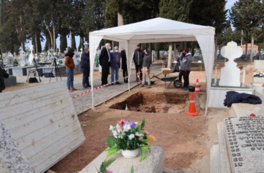 Trabajos de exhumación de nueva fosa común de represaliados por el franquismo en el cementerio de Manzanares