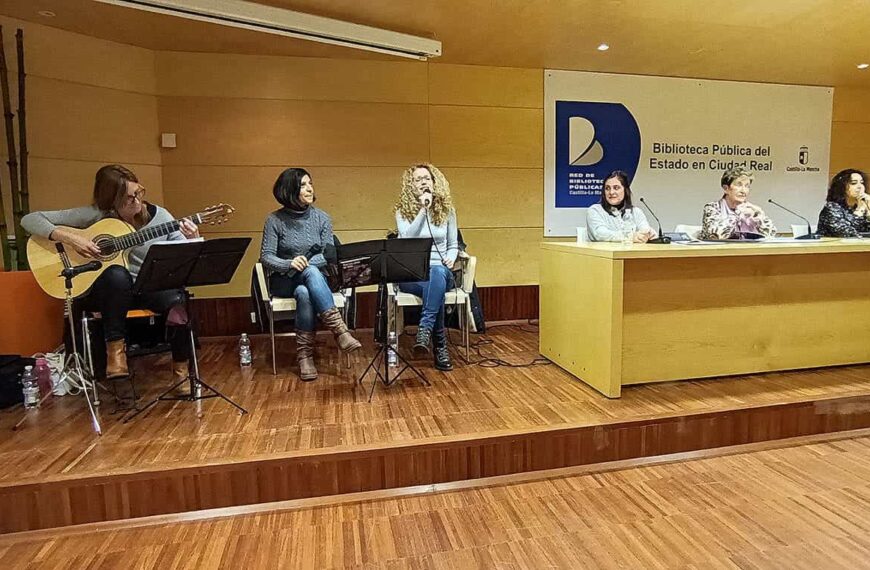 Velada inolvidable en la presentación del poemario «Desde este silencio que habito», en la Biblioteca ‘Isabel Pérez Valera’ de Ciudad Real