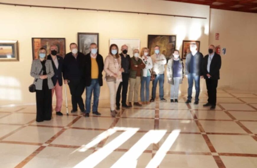 Exposición colectiva de 23 artistas que donan su arte para la restauración de la iglesia de la Asunción en Manzanares