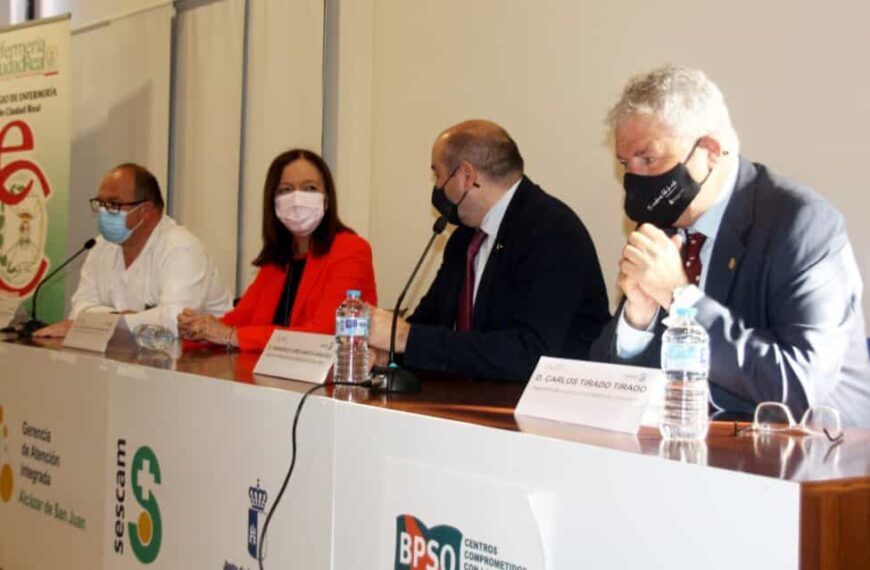 La Gerencia de Alcázar de San Juan divulga la actividad científica de su Enfermería ante más de medio centenar de profesionales