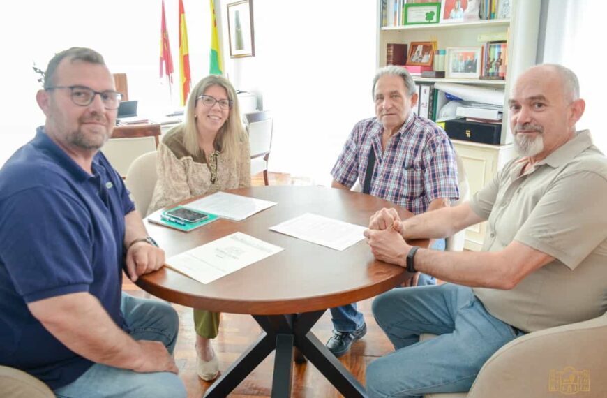 Responsables del Club Arqueros Don Quijote de Tomelloso se han reunido con la alcaldesa de la localidad