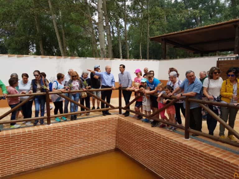 Ayer se inauguró el entorno de la Fuente Agria  en Piedrabuena coincidiendo con la celebración de la romería de San Isidro
