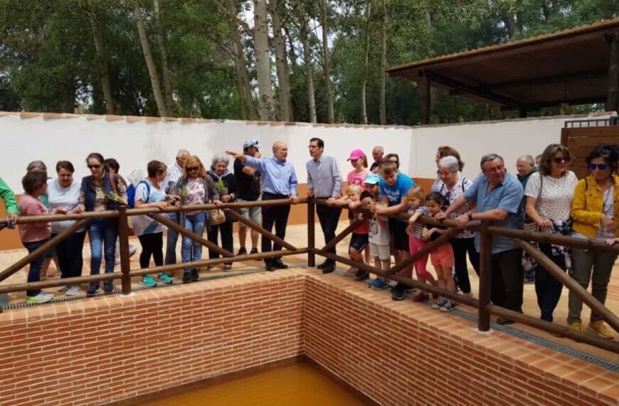 Ayer se inauguró el entorno de la Fuente Agria en Piedrabuena coincidiendo con la celebración de la romería de San Isidro