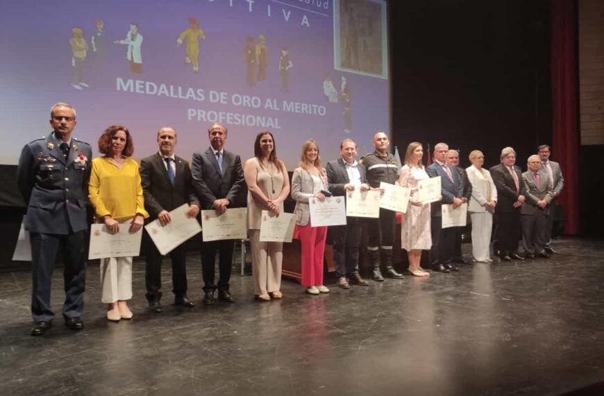 La Asociación de Químicos de Castilla-La Mancha -ARQUICMA- ha celebrado su gala en Puertollano con la presencia del alcalde