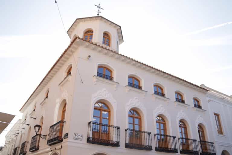 La rehabilitada Casa Josito de Manzanares ha sido inaugurada hoy por  el presidente García-Page y el alcalde de la localidad