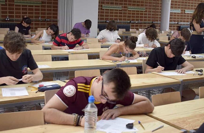 Comienza la EvAU en la UCLM con "mayor nota de corte", sin restricciones y "con más alegría" tras la pandemia