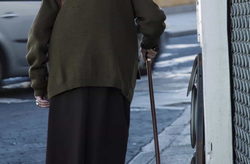 Mayores y dependientes de zonas despobladas podrán mejorar accesibidad en viviendas con ayudas de hasta 6.000 euros