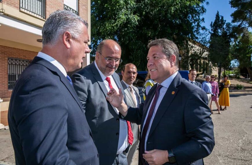 Nueva señalización, actividades ornitológicas y un museo de caza en Ciudad Real, anuncios turísticos de Page para C-LM