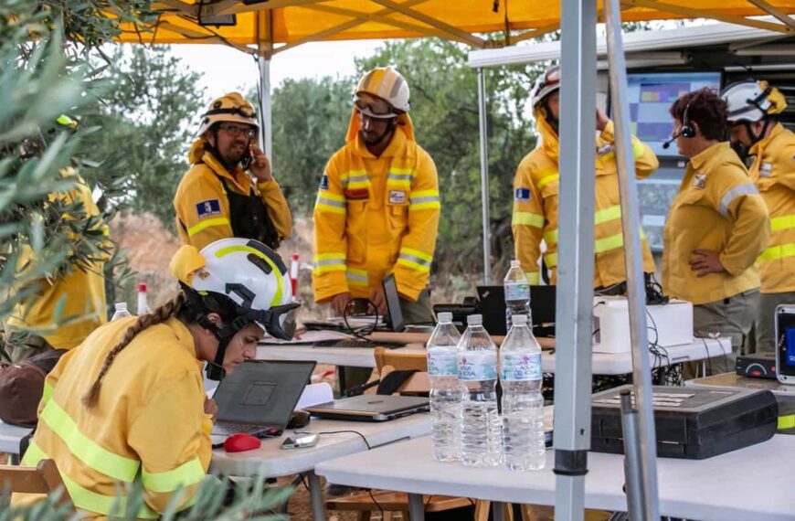 Un medio y 4 personas rematan las labores de extinción del incendio en la Finca Zurraquín en Toledo
