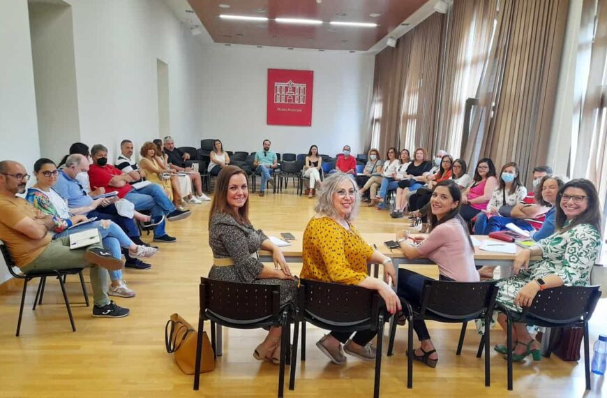 La Mesa de Prevención de Absentismo Escolar y Concienciación del Derecho a la Educación celebró su primera reunión en Puertollano