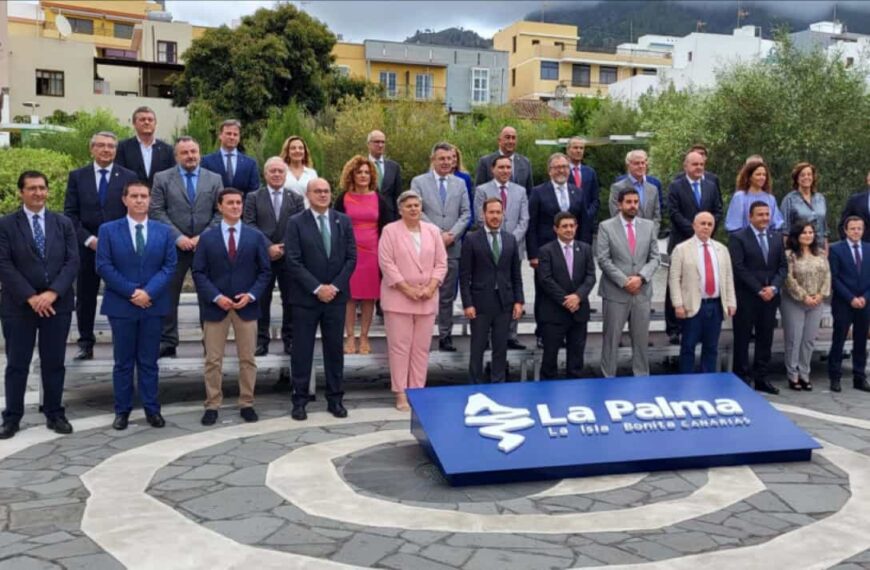 Celebran la Comisión de Diputaciones Provinciales, Cabildos y Consejos Insulares en la isla de la Palma