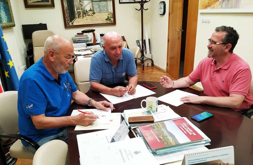 La asturiana Yose Álvarez-Mesa, gana el premio ‘Valentín Villalón’ de Aldea del Rey’ con su obra “Limaduras de viento”