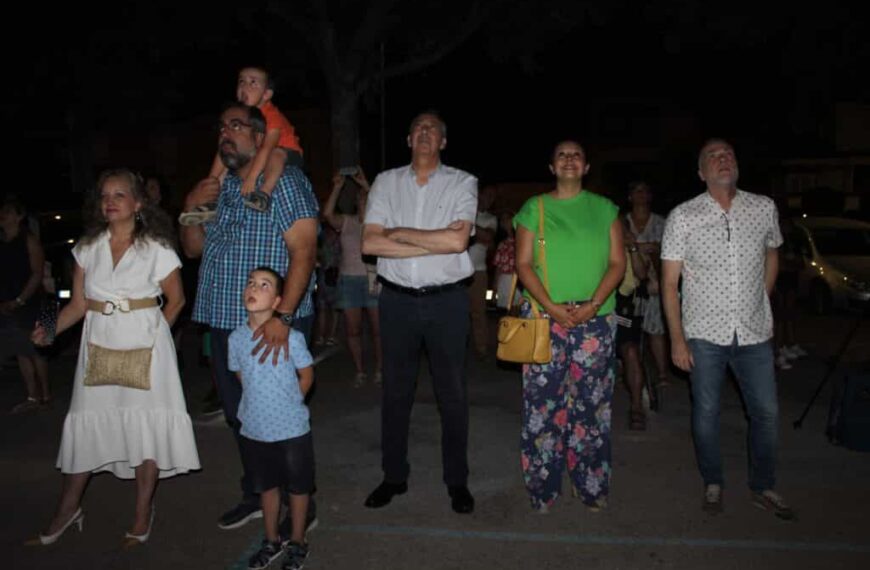 Buena marcha de los actos del 40 aniversario y ensalza la belleza del espectáculo de drones