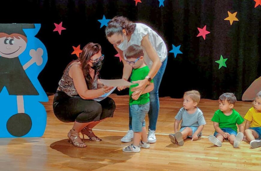 El acto de clausura de curso 2021/2022 de la Escuela Infantil Lorencete de Tomelloso se celebró hoy luego de 2 años de no celebrarse