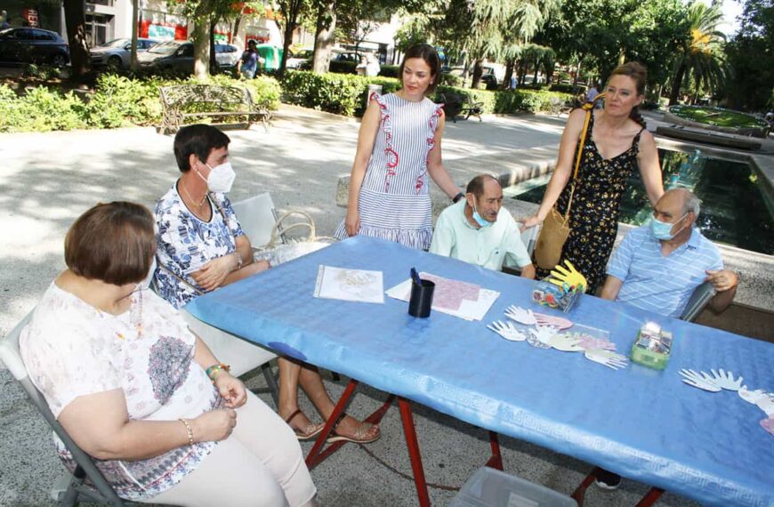 La Asociación del Parkinson y Fundación Fuente Agria en Puertollano celebraron el Día del Abuelo