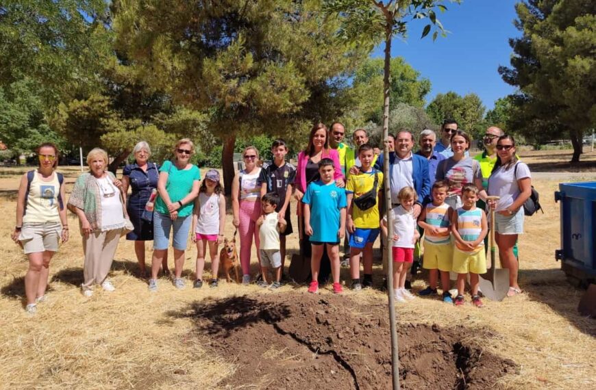Concluyó la celebración del Día Mundial del Medio Ambiente en Puertollano con plantación de un árbol de almez