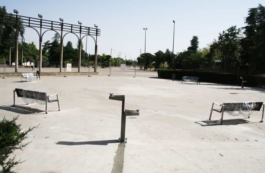 Iniciaron obras del nuevo parque infantil en la entrada del recinto ferial de Puertollano que cuenta con una inversión de 118.790,23 euros