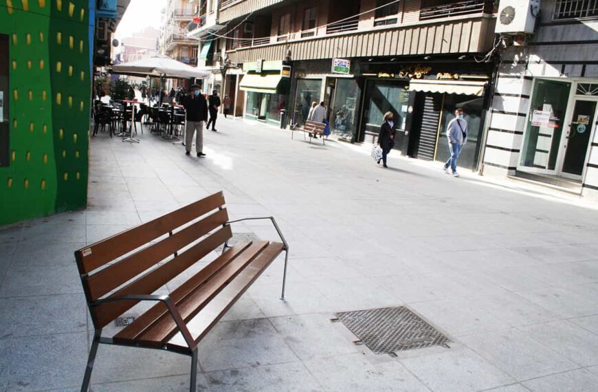 824.918 euros para la instalación en el Centro Comercial Abierto de Puertollano de toldos y diverso mobiliario urbano