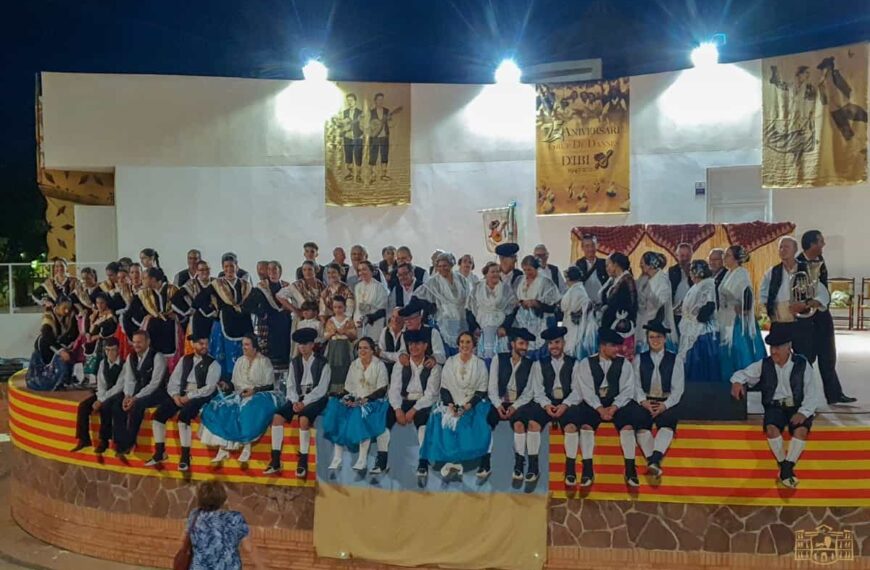 El grupo folclórico “Virgen de las Viñas” de Tomelloso ha viajado a Ibi para participar  en su XLIII Festival de Verano