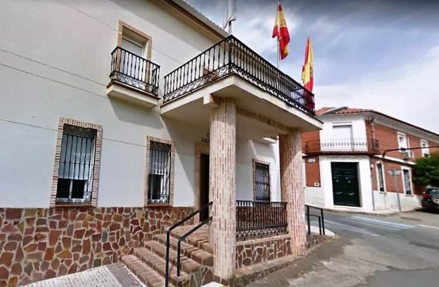 PSOE de Hinojosas de Calatrava pide a la alcaldesa que “deje de aferrarse al sillón” y se eche a un lado ante su falta de apoyos para seguir gobernando