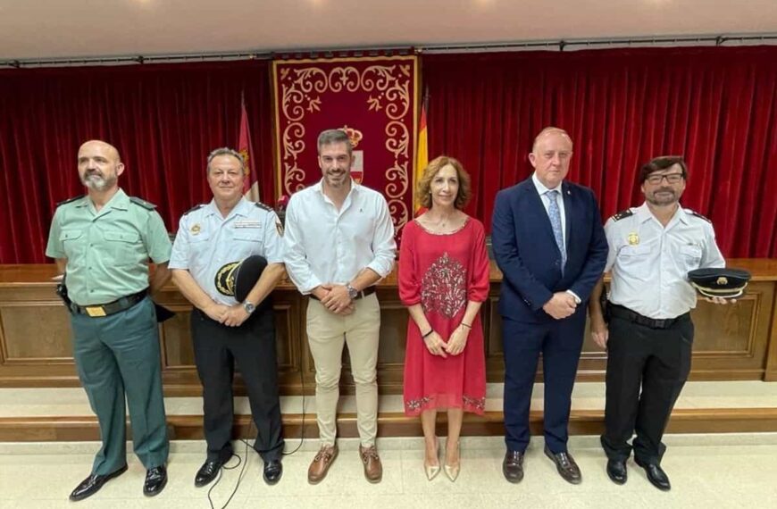 Carrión de Calatrava rinde homenaje al policía que salvó a un hombre de morir arrollado por un tren de Cercanías