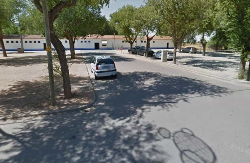 Rescatan en estado grave a un hombre de 60 años del interior de la piscina municipal de Argamasilla de Alba