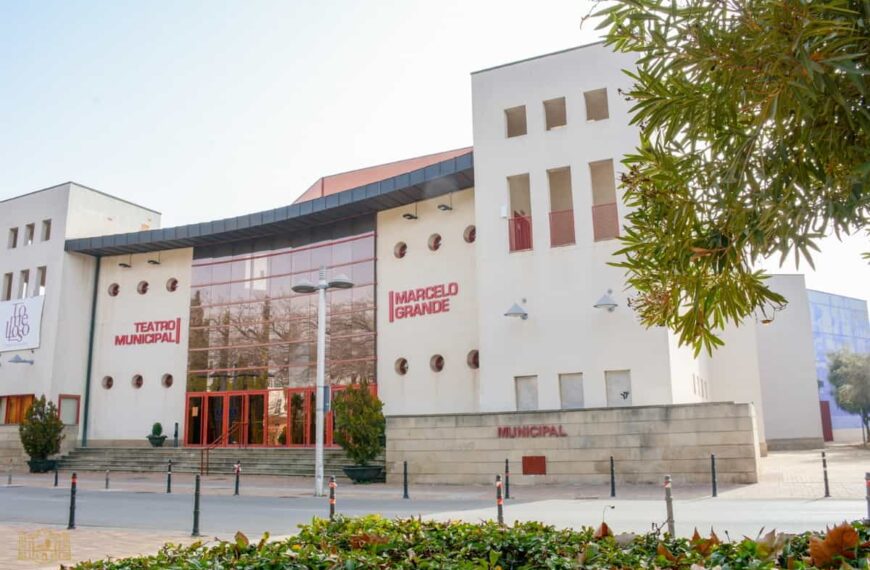 Gran entusiasmo de vecinos y vecinas de Tomelloso por disfrutar las LXXI Fiesta de las Letras ¡agotadas las entradas!