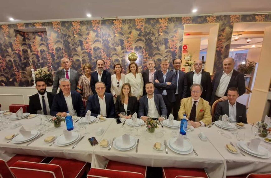 Cospedal se reúne con el Club Conecta, formado por más de 70 periodistas y comunicadores de Castilla-La Mancha en Madrid