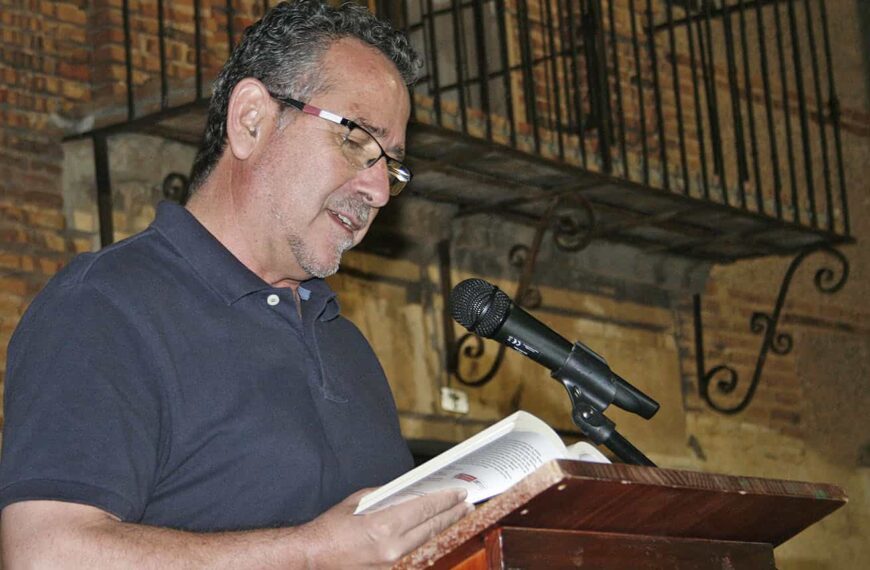 Luis Díaz-Cacho: “Escribo porque creo en la palabra, siempre, ante todo, para poder propiciar la convivencia que dé sentido a nuestras vidas”