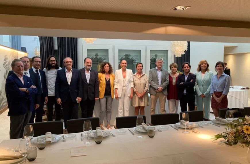 Eva María Masías aborda los retos presentes y futuros de Ciudad Real en una nueva reunión del Club Conecta en Madrid