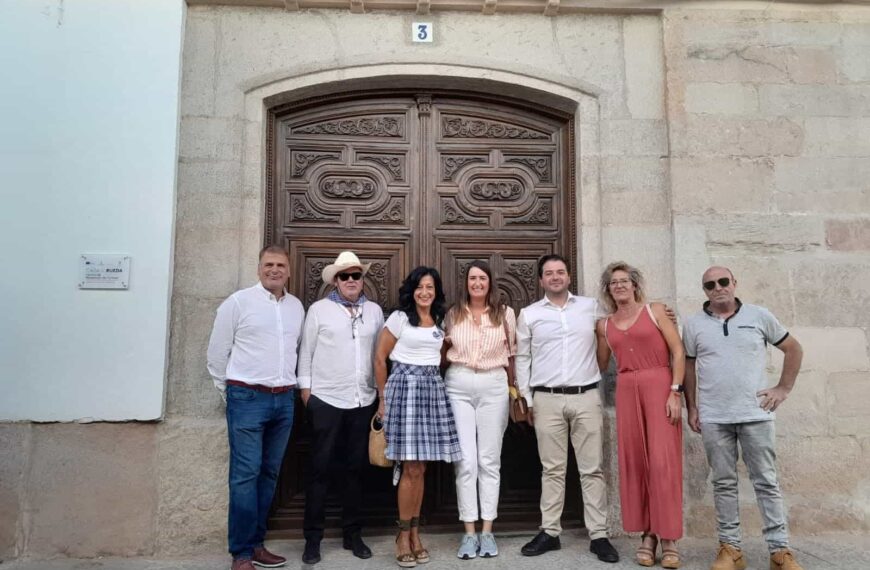 Cristina López: “Los socialistas, con García-Page, en momentos difíciles estamos centrados en poner en marcha medidas y ayudas que benefician a la gente”