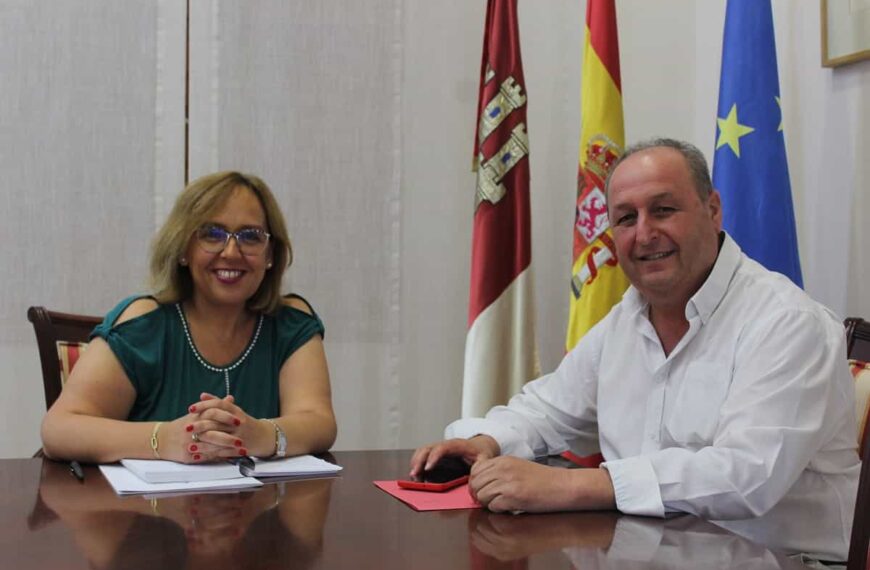 El Gobierno de Castilla-La Mancha recoge la petición del alcalde de Los Pozuelos de Calatrava para el arreglo de la Piscina Municipal