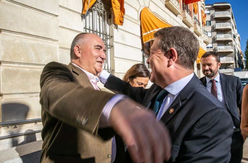 Page defiende el mundo rural y cree que hay más "paletismo" en Las Ramblas o en el Congreso que en el resto del país