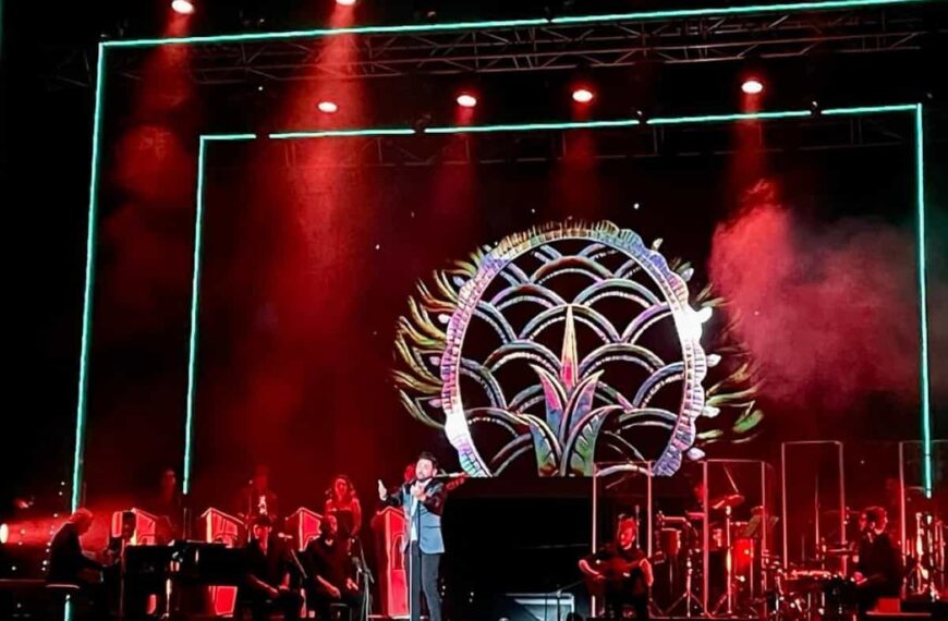 Miguel Poveda ha cautivado a las 1.500 personas que asistieron a su concierto dentro de la programación de las Fiestas de Septiembre de Puertollano