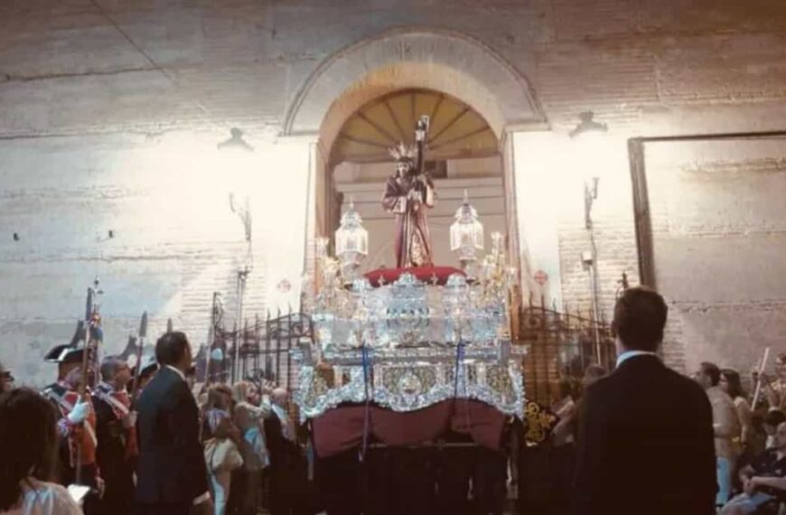 El Nazareno ha vuelto a recorrer las calles de Miguelturra en el Día de la Exaltación a la Santa Cruz como es tradicional, el 14 de septiembre