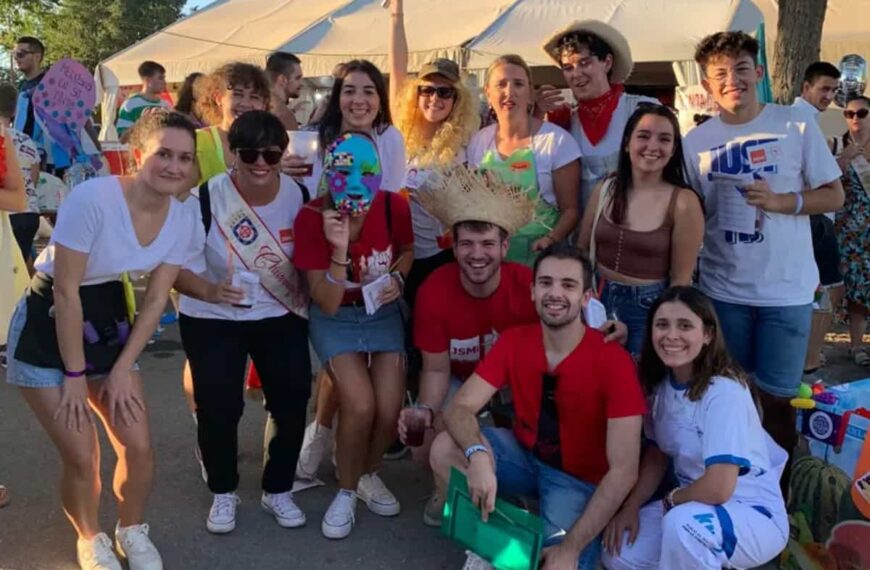 La duodécima edición la Tintada Churriega un éxito de participación con  24 grupos de jóvenes y asociaciones inscritas y  un total de unos 300 participantes