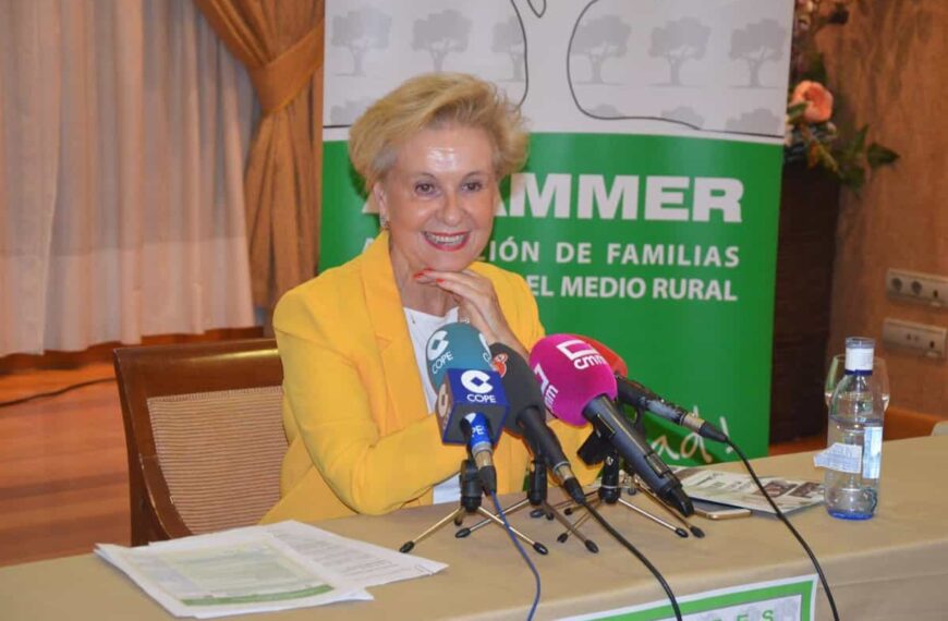 Afammer se rodea de Elena de Borbón, Blanca Fernández o Paco Núñez para celebrar el Día de la Mujer Rural