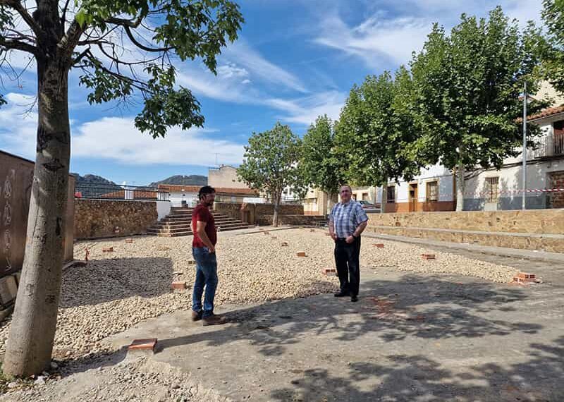 Almadén: Comienzan las obras de adecuación y zona de estancia y recreo de la Plaza de Manuel de Falla