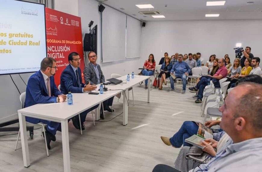 Caballero insta a alcaldes y técnicos municipales a aumentar los servicios digitales a la ciudadanía