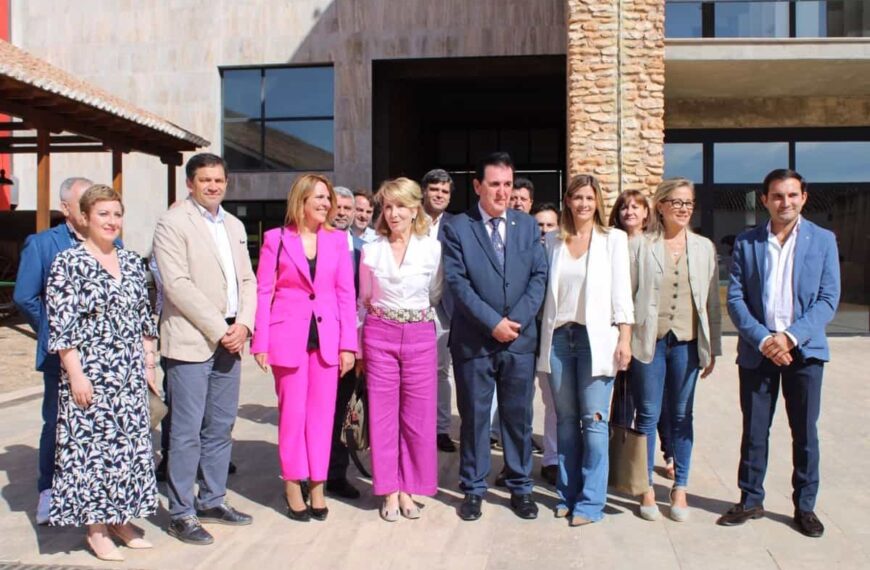 Esperanza Aguirre, el comunicador Ángel López o la edil Cándida Tercero, reconocidos en el Memorial Esteban López