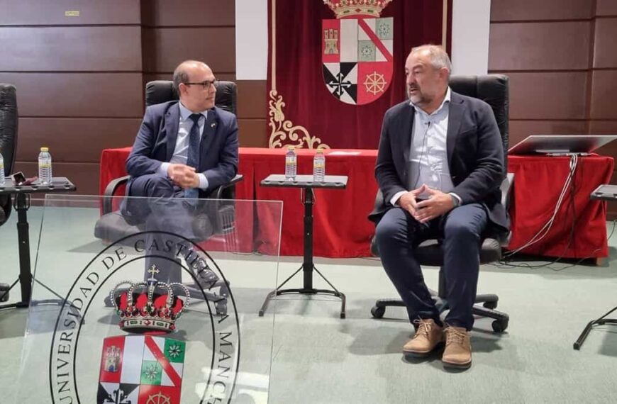 Garde asegura que la UCLM "ha sido de gran utilidad para democratizar el acceso a la educación superior en la región"