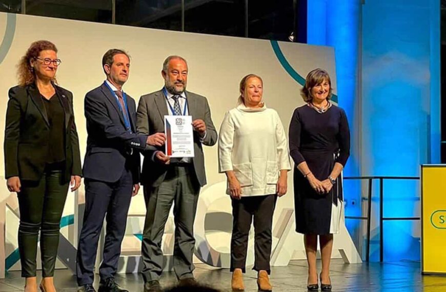 Garde recoge los sellos de calidad de la Aneca al Grado de Medicina y a la colección Arcadia de la UCLM