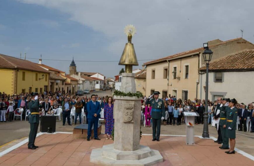 Villahermosa inaugura un monumento en honor a la Virgen del Pilar y en homenaje a la Guardia Civil