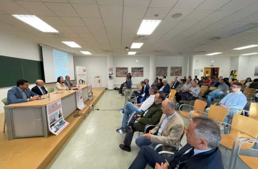 El Colegio de Ingenieros de Caminos forma a alcaldes, concejales y técnicos de Castilla-La Mancha a afrontar los problemas que causa el invierno en las carreteras