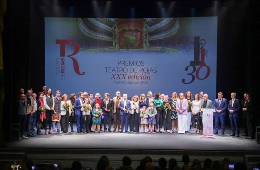 Tolón destaca la contribución de Toledo a las artes escénicas durante la gala de entrega de los Premios Teatro de Rojas