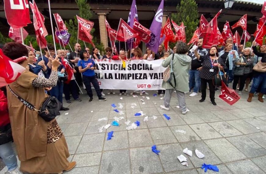 Trabajadoras de la Limpieza inician su ronda de protestas en Toledo: "Si no hay salarios, no limpiamos"